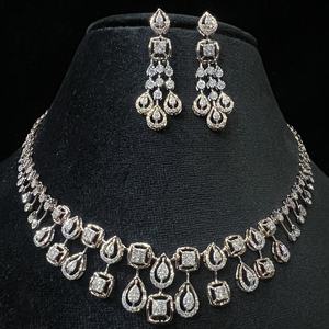 Collier élégant de luxe en or 14K serti de diamants naturels véritables Collection de bijoux - Product Image 1