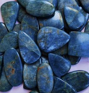 พลอยอะพาไทต์สีน้ำเงินนีออน ดีไซน์เนอร์ คุณภาพพรีเมียม ราคาขายส่ง รูปทรงผสม สำหรับทำเครื่องประดับผู้หญิง - Product Image 2