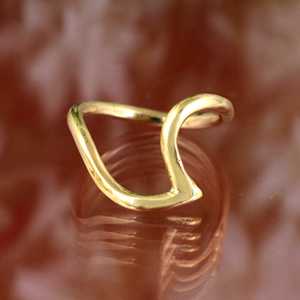 INS Popular 18K chapado en oro ondulado Twist V abierto Ajustable anillos para mujer joyería al por mayor - Product Image 2