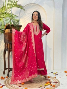 ชุดผ้าคลุมไหล่แบบแพลลาซโซ บาแนรัสี ของเวติแคน สำหรับผู้หญิง สวมใส่ได้ทั้งแบบลำลองและงานปาร์ตี้ ซึมซับความชื้น ไม่ยับ ใช้ได้ทุกฤดู แบบสองด้าน - Product Image 4