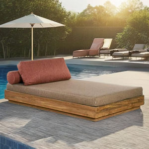 Lit de repos moderne en bois de teck avec coussin en mousse pelucheuse et oreillers à double dossier Meuble de salon d'intérieur élégant - Product Image 1