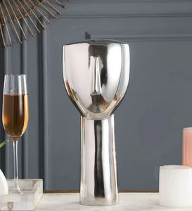 Florero de aluminio hecho a mano de alta calidad, florero de hierro costero con diseño de cara plateada de estilo europeo para decoración de bodas - Product Image 3