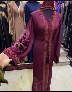Magnifique Vêtement Islamique Traditionnel Noir de Dubaï pour Femmes, Caftan Abaya Fait Main avec Pantalon Long pour Musulmanes - Product Image 2