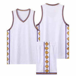 Conjunto de camiseta de baloncesto de alta calidad, uniforme de malla de secado rápido, ropa deportiva transpirable con logotipo personalizado, sublimación de poliéster de tamaño XS - Product Image 3