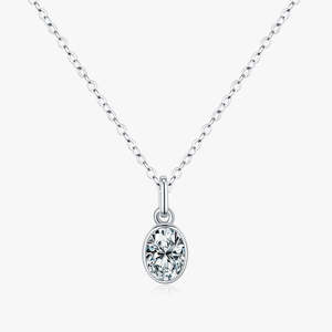 Collier pendentif en argent sterling avec moissanite ovale de 0,50 CT sertie dans un cadre tendance, bijoux délicats et luxueux pour femmes, pour les fiançailles et le port quotidien - Product Image 1