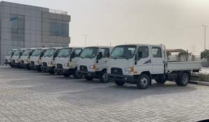 Clean White 2024 Hyunda-i HD-65 Used With Double Cabin Manual Transmission Leather Seats <b>Bluetooth</b> Diesel Engine - Product Image 6