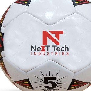 Tech Industries Ballon d'entraînement de football Matériau PU à des fins d'entraînement avec un design personnalisé et un logo personnalisé - Product Image 2