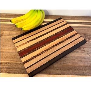 Tabla de cortar de madera con Estilo funcional más vendida para preparación de cocina disponible en suministro al por mayor - Product Image 1