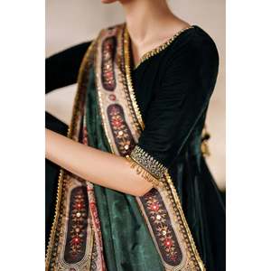 Vestido de terciopelo bordado con corte en A y cintura imperio hecho a mano PR-1208 - Product Image 5