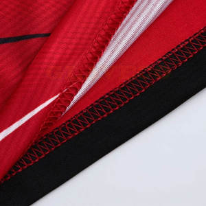 Conjunto de ropa de fútbol de dos piezas de diseño personalizado recién llegado con MOQ bajo para fanáticos del deporte y jugadores - Product Image 4