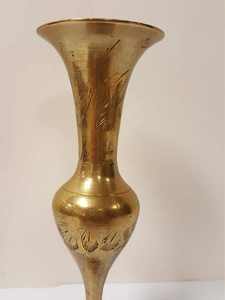 Vase de sol décoratif en aluminium avec une élégante finition dorée, parfait pour les décorations de mariage et d'événements spéciaux - Product Image 3