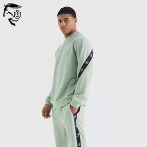 OEM ODM Sweat-shirt et survêtement en coton de haute qualité pour hommes, pantalons de survêtement d'hiver à rayures latérales imprimées avec logo - Product Image 3