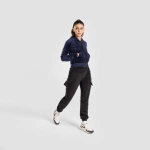 เสื้อฮู้ดสีกรมท่า Swift Flow ผ้ากำมะหยี่ระบายอากาศได้ดี ทรงปกติ - Product Image 4