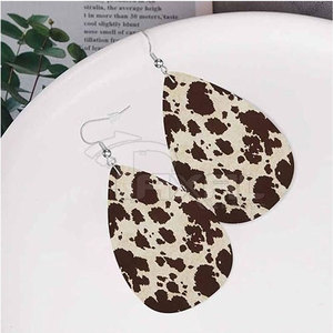 Pendientes de piel de vaca hechos profesionalmente Pendientes de piel de vaca de último diseño Pendientes de piel de vaca recién llegados - Product Image 3