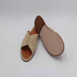 Vente en gros de pantoufles et sandales marocaines faites à la main en raphia, chaussures tissées écologiques pour femmes et hommes, commande en gros, fournisseur direct - Product Image 3