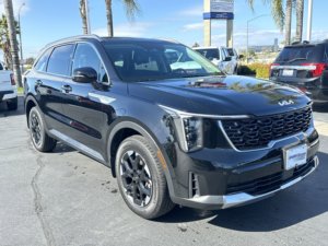 Usado 2024 Kia Sorento S AWD con asientos de cuero luz interior remoto - Product Image 3