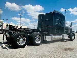 Camión Tractor Diésel 6x4 Limpio de Servicio Pesado, Cabeza Tractora para Logística de Flotas y Transporte de Carga por Carretera - Product Image 4