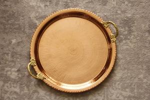 Plateau de service élégant en laiton martelé fait main avec un design gravé complexe pour la maison et la restauration au meilleur prix - Product Image 2