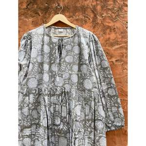 Robe d'été en coton bohème pour femmes Maxi Wrap Tunique à encolure asymétrique avec décoration en dentelle pour vêtements de plage - Product Image 6