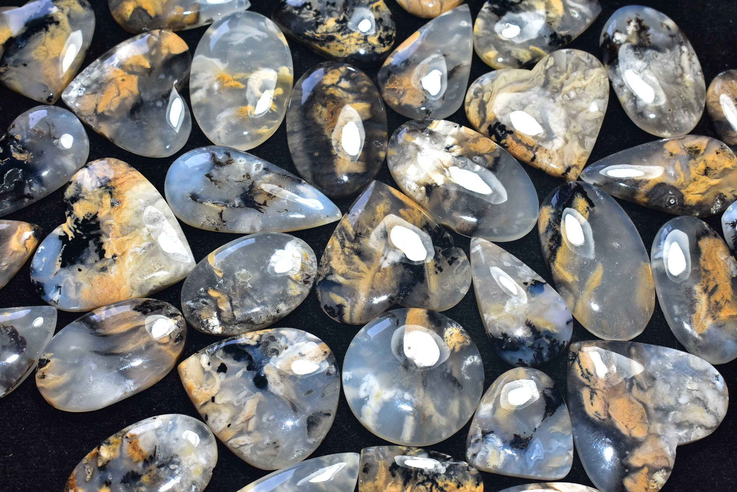 สีเหลือง