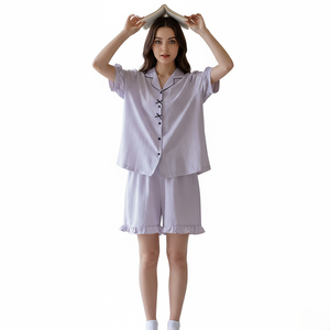 ชุดนอนผู้หญิงสำหรับฤดูร้อน น้ำหนักเบา ระบายอากาศได้ดี ผลิตจากโพลีเอสเตอร์ 100% เนื้อผ้านุ่มลายทาง ชุดนอน 2 ชิ้น - Product Image 2