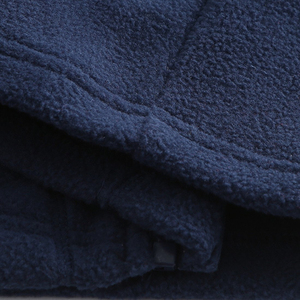 Venta al por mayor de gris claro de los hombres gimnasio polar cepillado cálido invierno transpirable cómodo chaleco sin mangas para los hombres OEM - Product Image 5