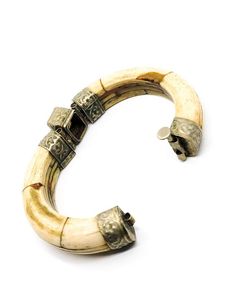 Brazalete con forma de bocadillo de cuerno elegante brazalete de hueso con pulsera de cuerno para venta al por mayor Venta caliente cuerno antiguo joyería de mano - Product Image 4