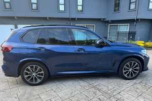 BMW X5 XDrive50i 2019 Usado, SUV, Gasolina Oscuro, Turbo 3.0L I6, Asientos de Cuero, 250-300 CV, Tracción en las Cuatro Ruedas, Automático, Volante a la Izquierda, Listo para Exportar - Product Image 3