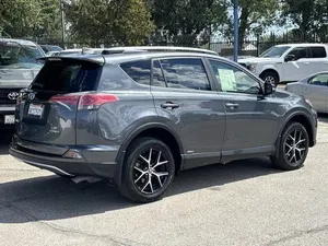 Toyota RAV 4 SE 2018 - Product Image 6