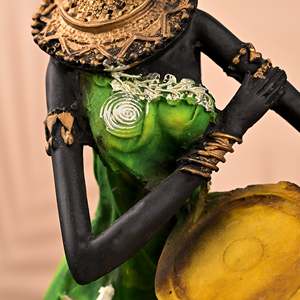 Statue de femme africaine tenant un tambour, en résine multicolore, cadeau pour l'inauguration d'une maison, décoration de table - Product Image 6