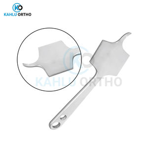 Écarteur Hohmann en acier inoxydable avec impression de logo personnalisé fabriqué à la main de bonne qualité en gros par KAHLU ORTHOPEDIC - Product Image 5