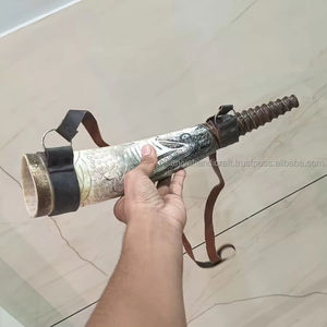 Belleza de lujo en nórdico Tallado a mano Pulido Limpiado y sellado Cuerno que sopla de buey con correa de cuero Cuerno que sopla de búfalo real - Product Image 1