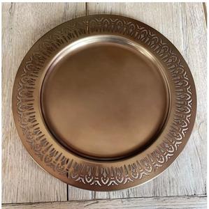 Placa pulida brillante del cargador del plato de metal de latón respetuoso del medio ambiente vendedor caliente con diseño moderno del borde en relieve - Product Image 3