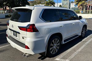 SUV LX 570 d'occasion 2017 - Product Image 5