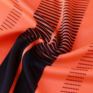 Tenue d'entraînement de football nouveau style, haute qualité, service OEM, design personnalisé, 100% polyester, séchage rapide, léger et respirant - Product Image 6