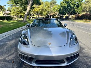 ปี 2019 สำหรับ 718 Boxster S วิ่ง 23,000 ไมล์ เครื่องยนต์เทอร์โบ 350 แรงม้า แบบ Flat-4 พวงมาลัยซ้าย เบาะหนัง หลังคา Panoramic Sunroof กล้องมองหลัง 360 องศา - Product Image 3