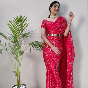 Soie Chinon de qualité supérieure ornée de broderies multicolores lourdes et de belles paillettes de travail (prêtes à porter) beau sari - Product Image 2