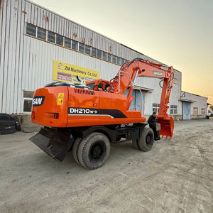 รถขุดตีนตะขาบ Doosan DH210W-7 มือสอง ขนาด 20 ตัน รุ่นปี 2023 สภาพ 90% ใหม่ รับรองคุณภาพ ชิ้นส่วนหลัก-มอเตอร์ เกียร์ ลูกปืน บุ้งกี๋ 0.5 เมตร - Product Image 1