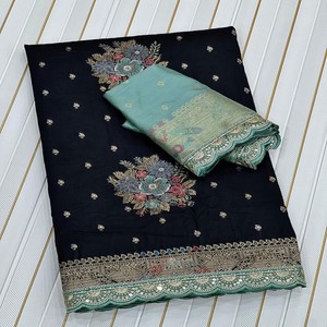 ชุดส่าหรีผ้าไหมโดลา VASTRA COTTAGE พร้อมงานปักลายเลื่อม ขอบเสื้อปักลายตัดกัน พร้อมเสื้อลูกไม้ปักลาย สำหรับงานปาร์ตี้สไตล์ชาติพันธุ์ - Product Image 5