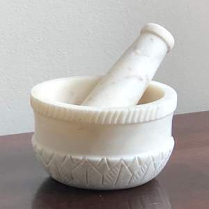 Mortero y Maja de Mármol de Alto Rendimiento para Chefs Profesionales que Requieren Precisión y Molienda Fina - Product Image 6