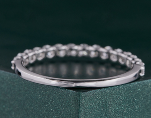 Bague en argent sterling 925 avec diamant moissanite de forme ronde, cadeau pour fiançailles / cadeau de fête - Product Image 3