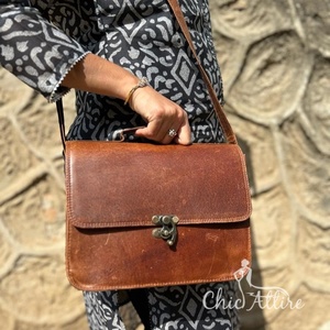 กระเป๋าถือหนังแท้สะพายข้างสำหรับผู้หญิงกระเป๋าสะพายข้างทำด้วยมือดีไซน์ใหม่ - Product Image 1