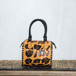 Bolso de Mano Mini de Cuero Genuino con Estampado Animal para Mujer, Modelo Walla HB-177, con Dos Asas y Cierre de Cremallera, Portátil para Uso Diario y Viajes - Product Image 1