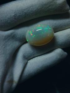 หินโอปอลเจียระไนทรงไข่สีขาวแบบหลายไฟโอปอลเจียระไนจากเอธิโอเปียธรรมชาติขนาดใหญ่เกรดสูง-หินคุณภาพสูงสำหรับการซื้อของคุณ - Product Image 3