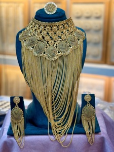 Ensemble de bijoux tendance en plaqué or 24 ct de style vintage de Dubaï pour les mariages et les fêtes - Product Image 6