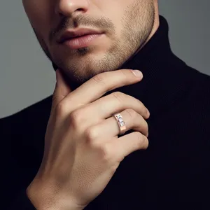 Anillo de Diamantes para Hombre - Estilo Triple Corona - Product Image 4