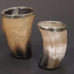 แก้วดื่มแก้วทรงแตรสไตล์ไวกิ้งพร้อมฐานไม้แกะสลักตามสั่งด้วยงานฝีมือรูปพระจันทร์เสี้ยว - Product Image 2