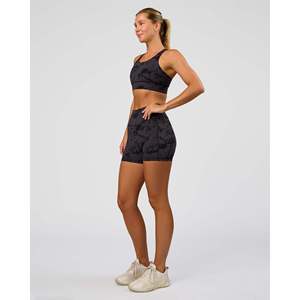 Pantalones Cortos Fusion Ultra High-Rise 4 con Bolsillos, Transpirables, Tie Dye Negro - Product Image 5