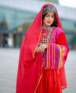 Robe afghane Kuchi pour femmes de la meilleure qualité faite à la main avec de jolis motifs de broderie et de belles manches - Product Image 4