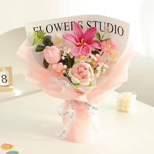 Bouquet transfrontalier tricoté à la main pour la Saint-Valentin et la Fête des Mères, fleurs artisanales pour l'anniversaire et la remise des diplômes de maman - Product Image 6